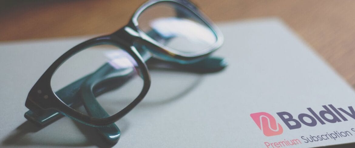 Folded glasses on Boldly notepad